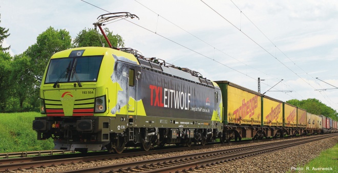 Electric locomotive 193 554-3, TX Logistik<br /><a href='images/pictures/Roco/Roco-73982.jpg' target='_blank'>Full size image</a>